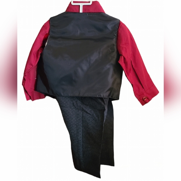 NWT Van Heusen size 3-6M gray/burgundy 4 piece set - Picture 2 of 10